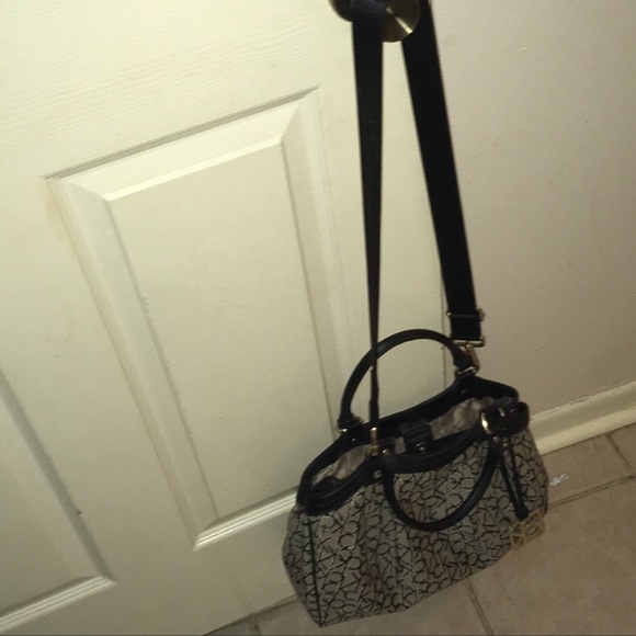 Calvin Klein Shoulder Purse - Picture 8 of 8